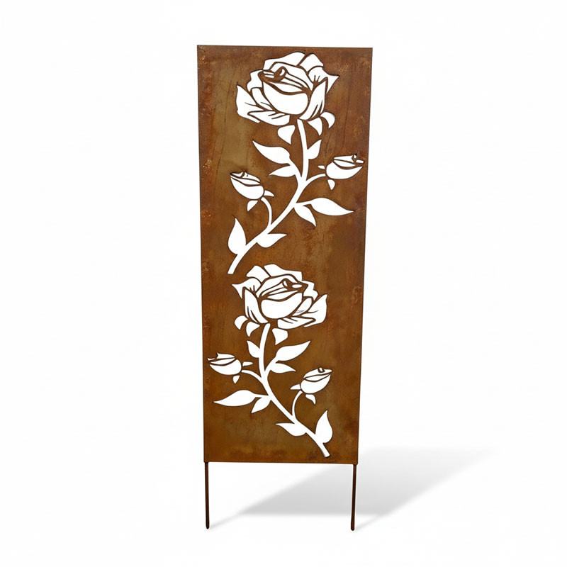 Treillage jardin roses